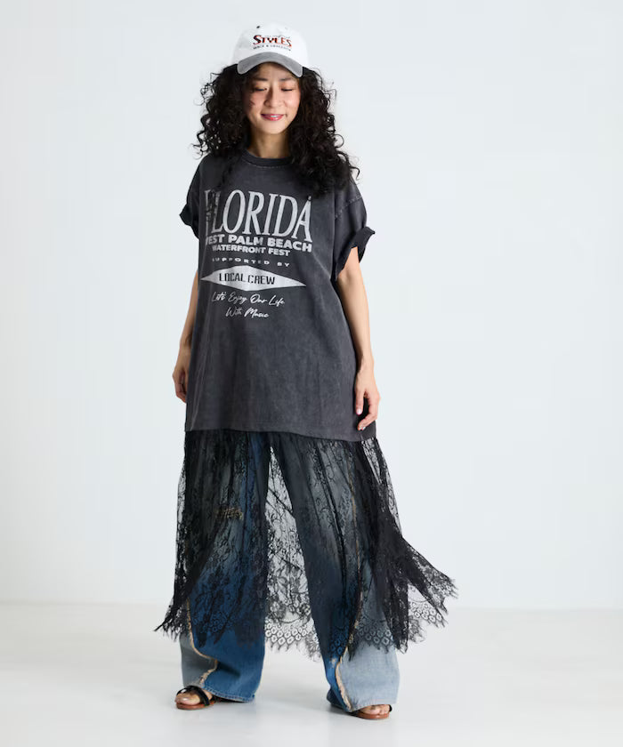T-shirt lace docking one-piece