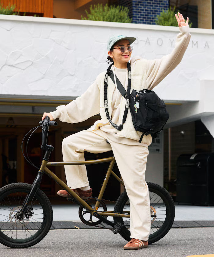 EXPANDER MESSENGER BAG Messenger Bag Water Resistant