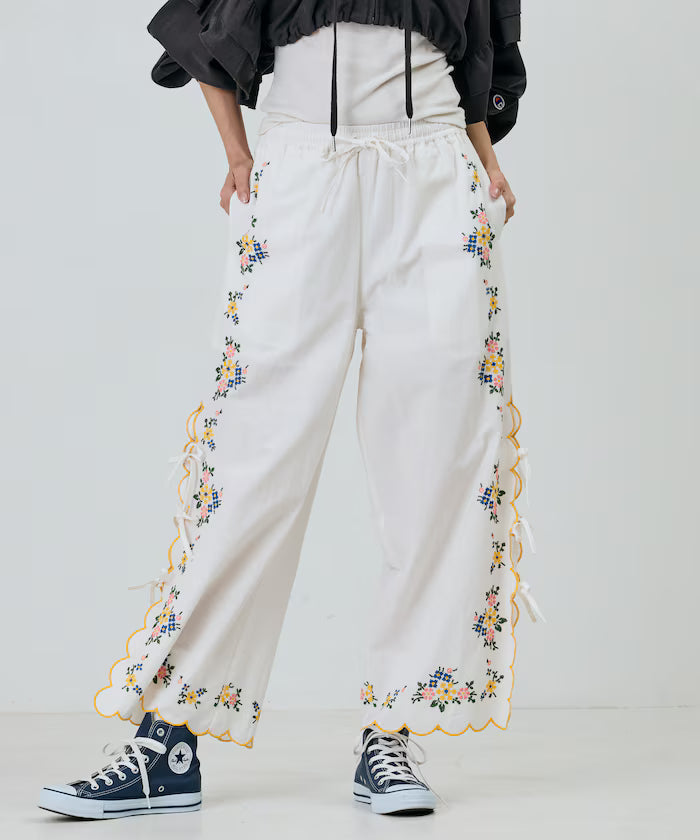 India Scallop Floral Embroidery Pants