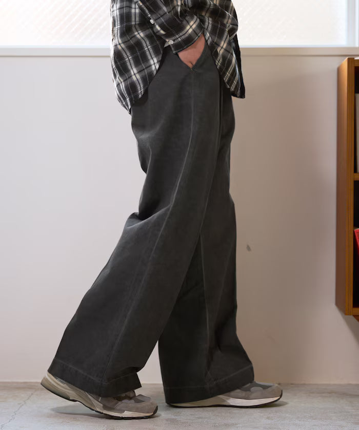 Fade processing cotton tuck wide pants
