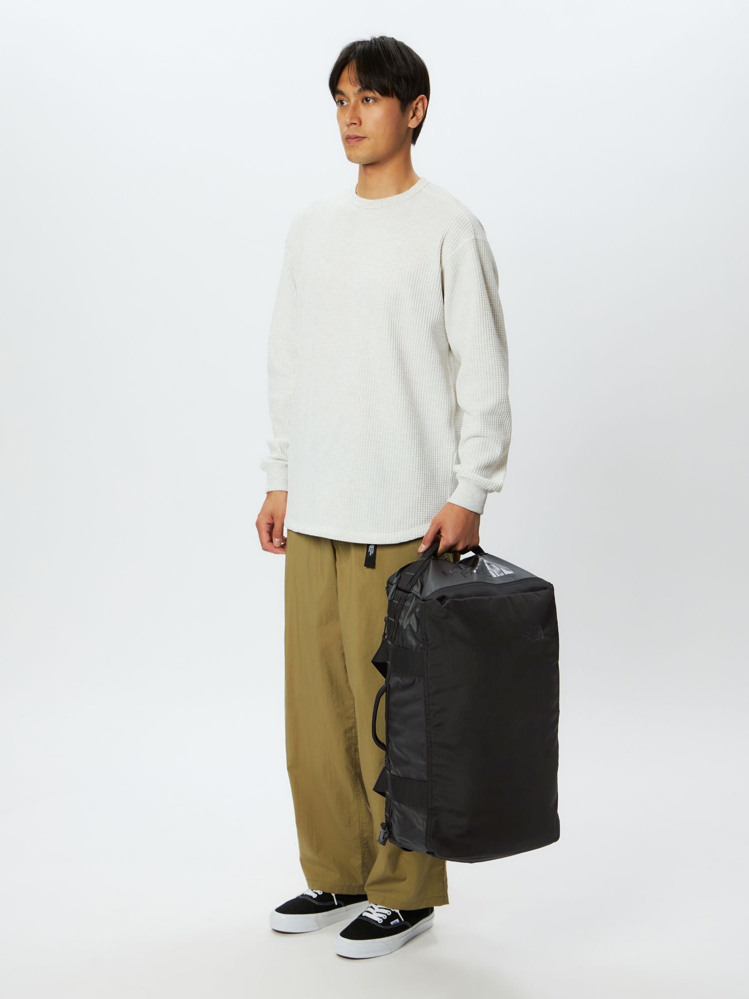 Base Camp Voyager Light 42L