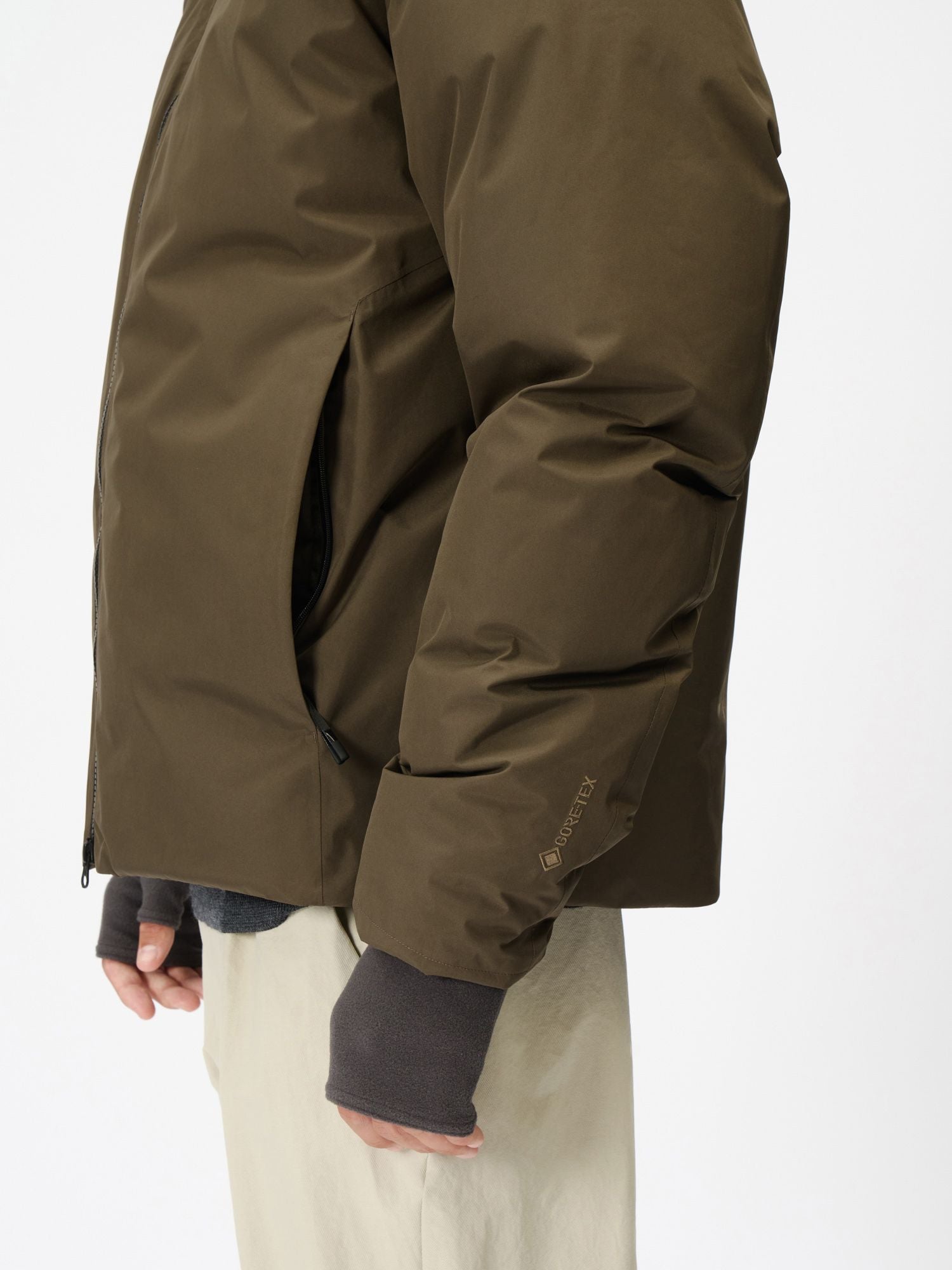 GORE-TEX 900 Fill Power Down Jacket (Unisex)