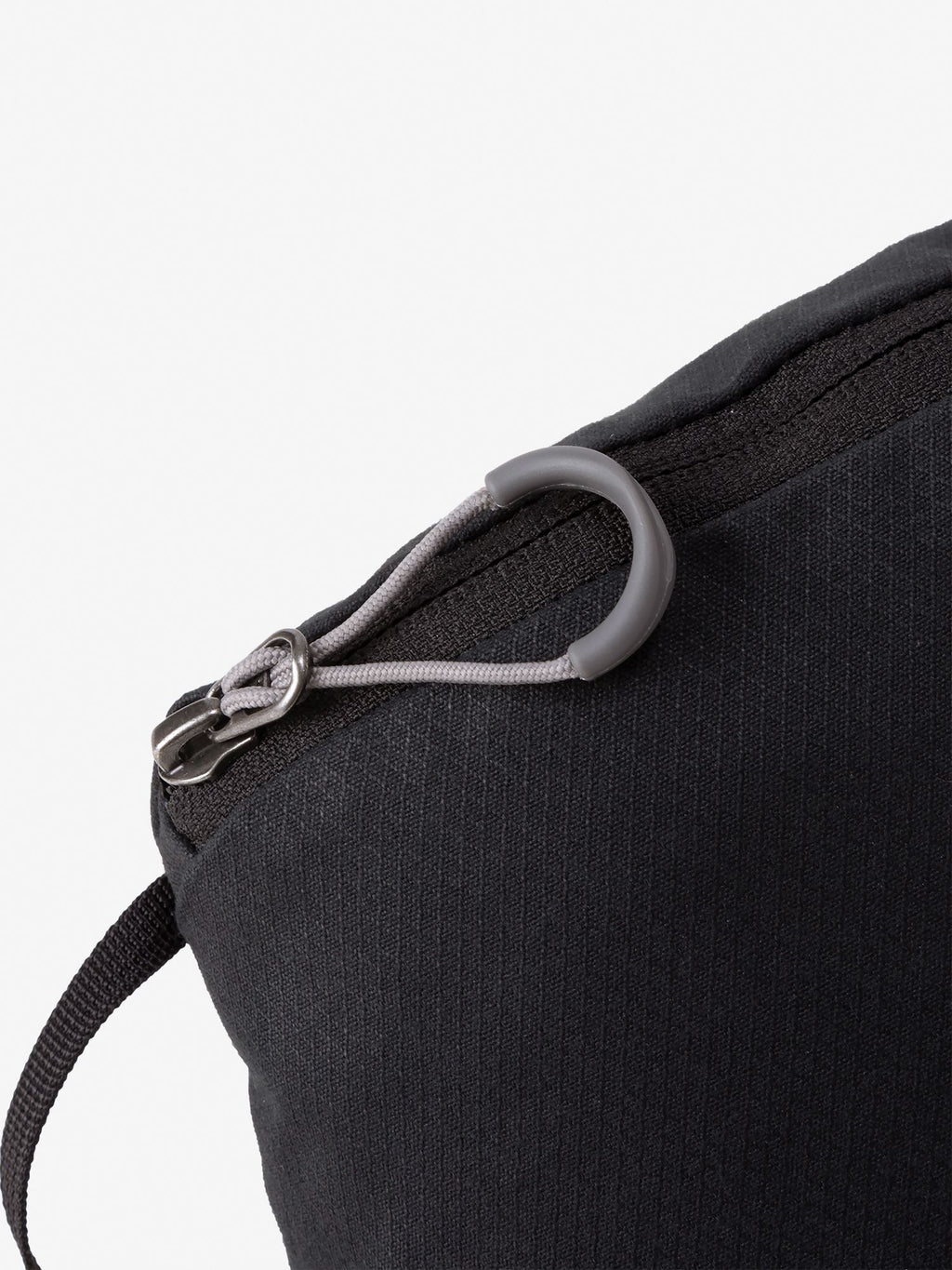 Crescent Pouch M