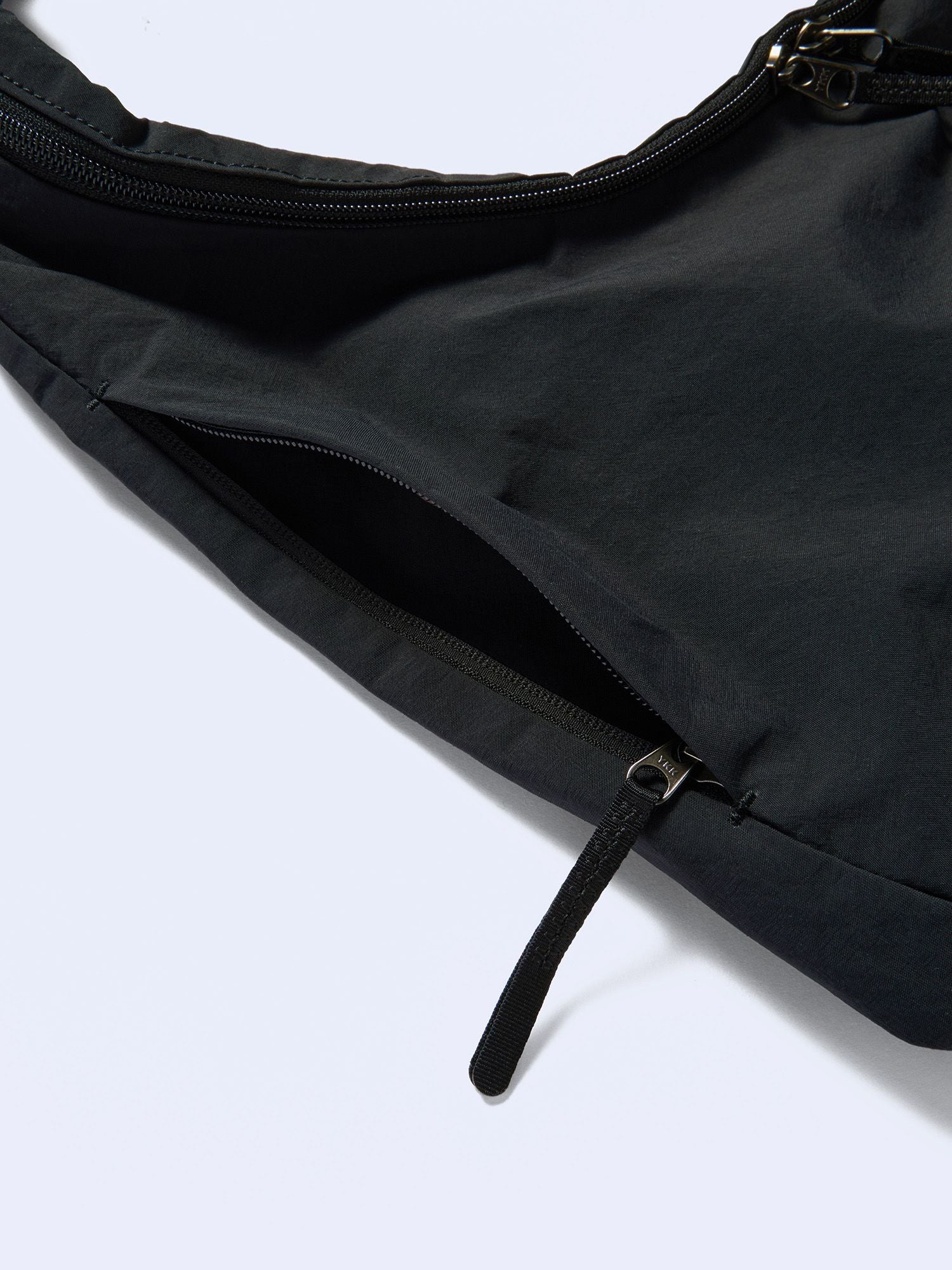 Goldwin 0 Helicoid Sling Bag (Unisex)