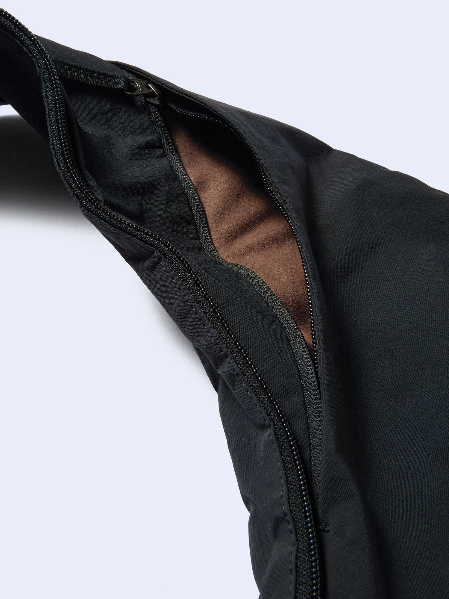 Goldwin 0 Helicoid Sling Bag (Unisex)