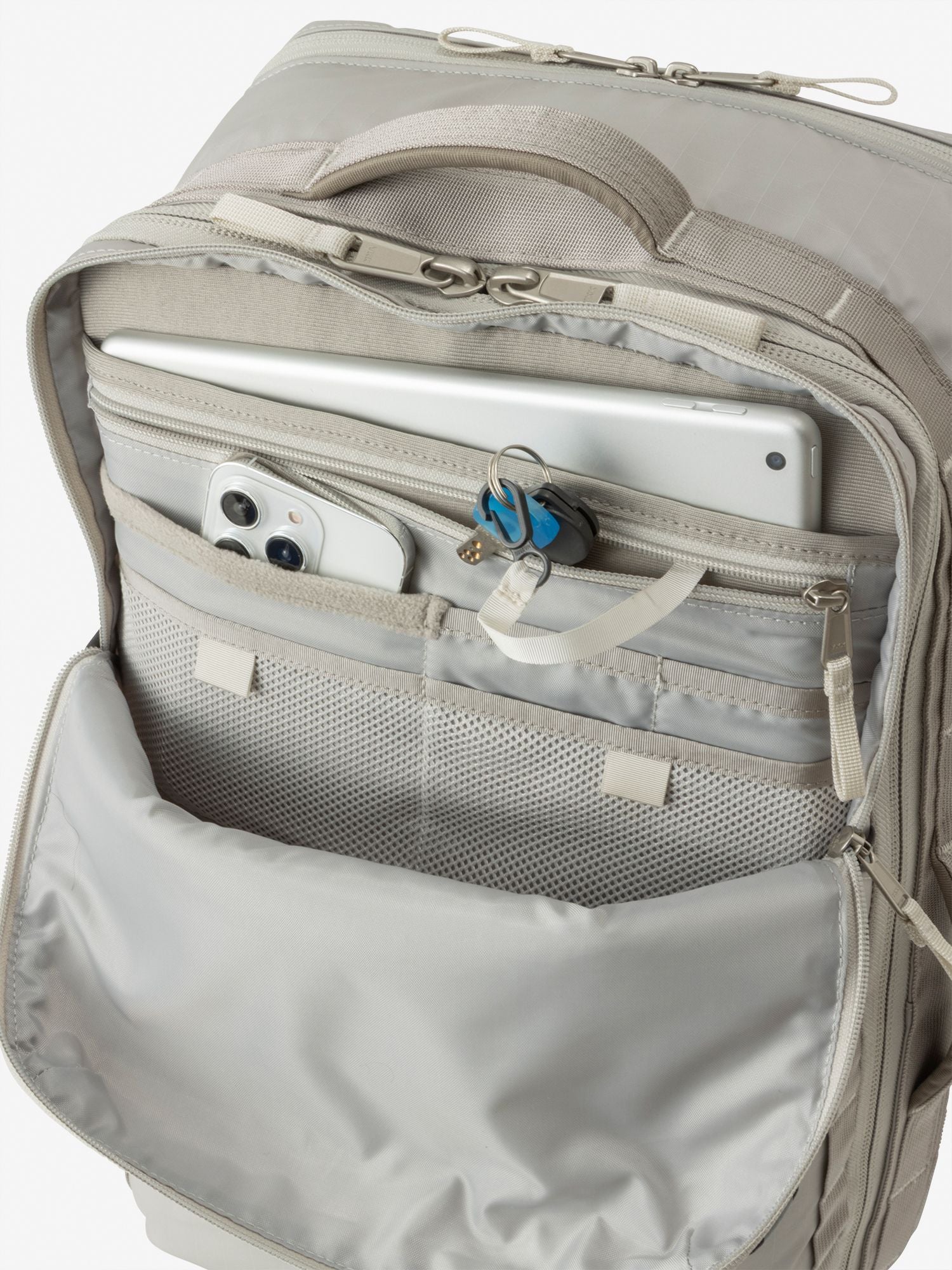 Base Camp Voyager Daypack L