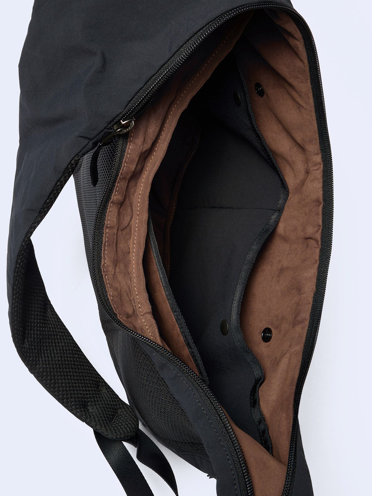 Goldwin 0 Helicoid Sling Bag (Unisex)