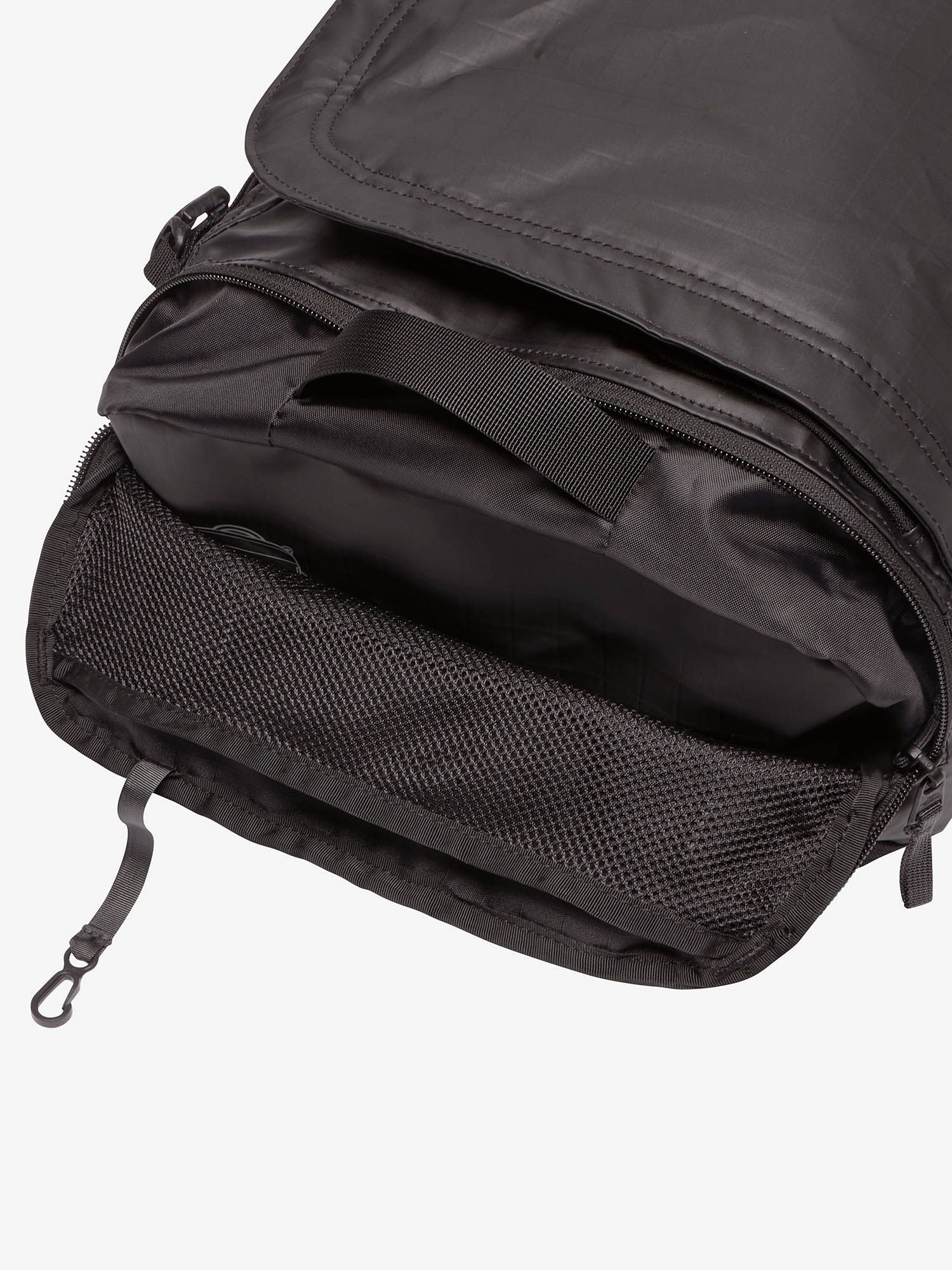 Base Camp Voyager Light 32L