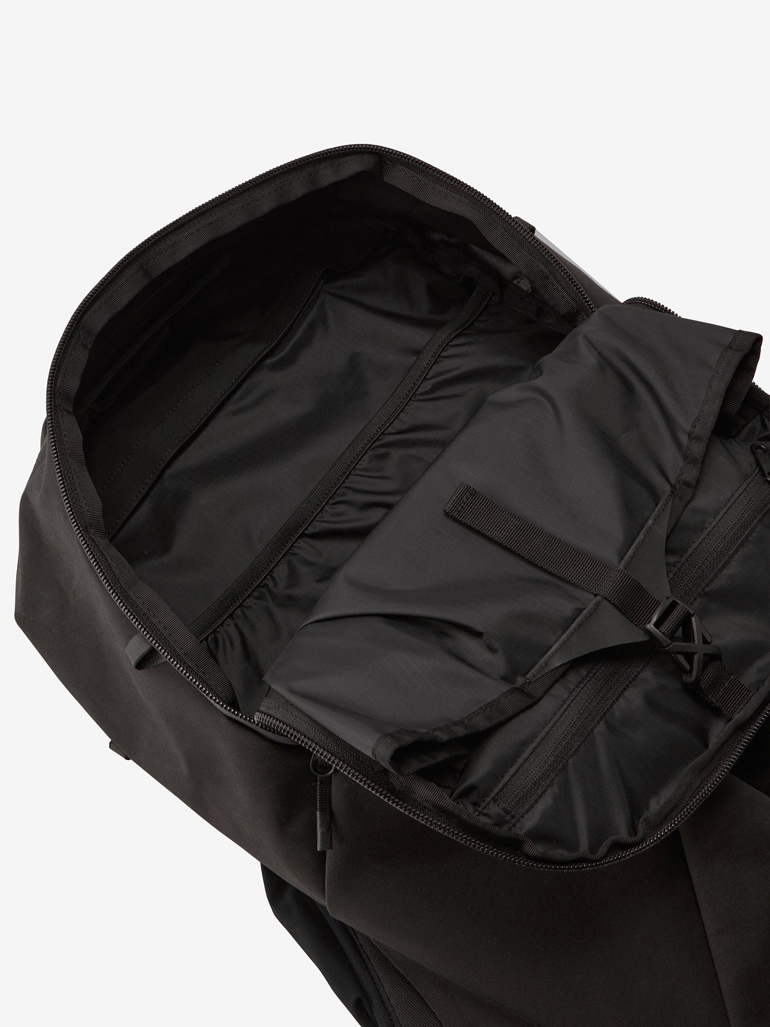 Vapor Trail Pack 16 (Unisex)