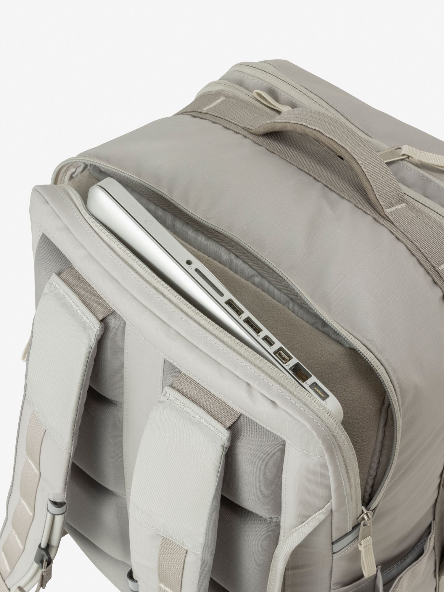 Base Camp Voyager Daypack L