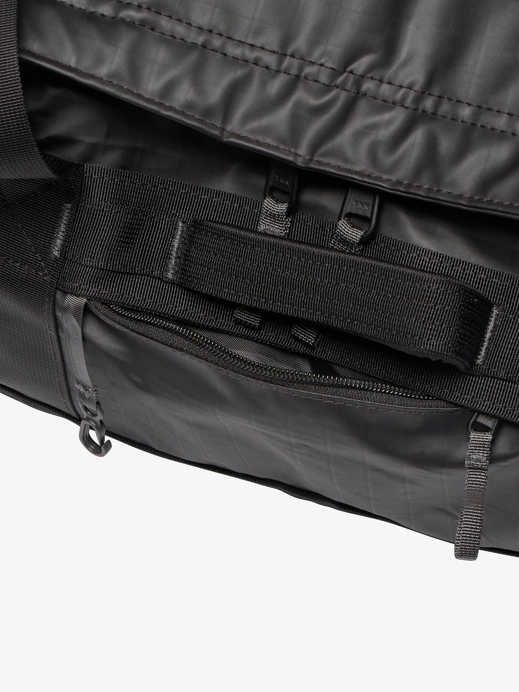 Base Camp Voyager Light 42L