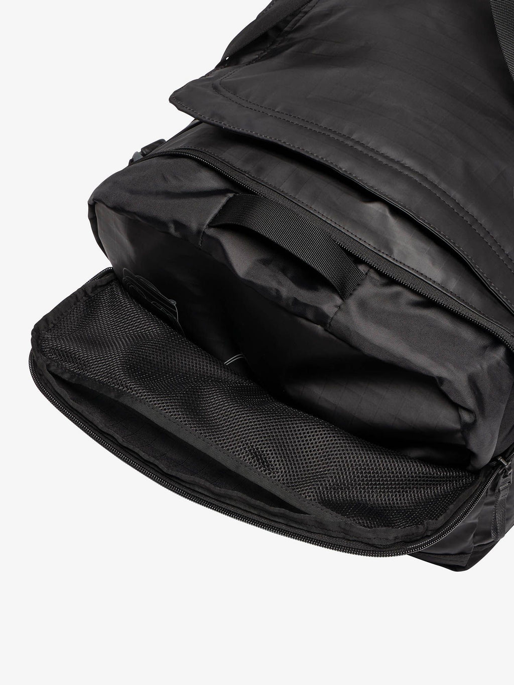 Base Camp Voyager Light 62L