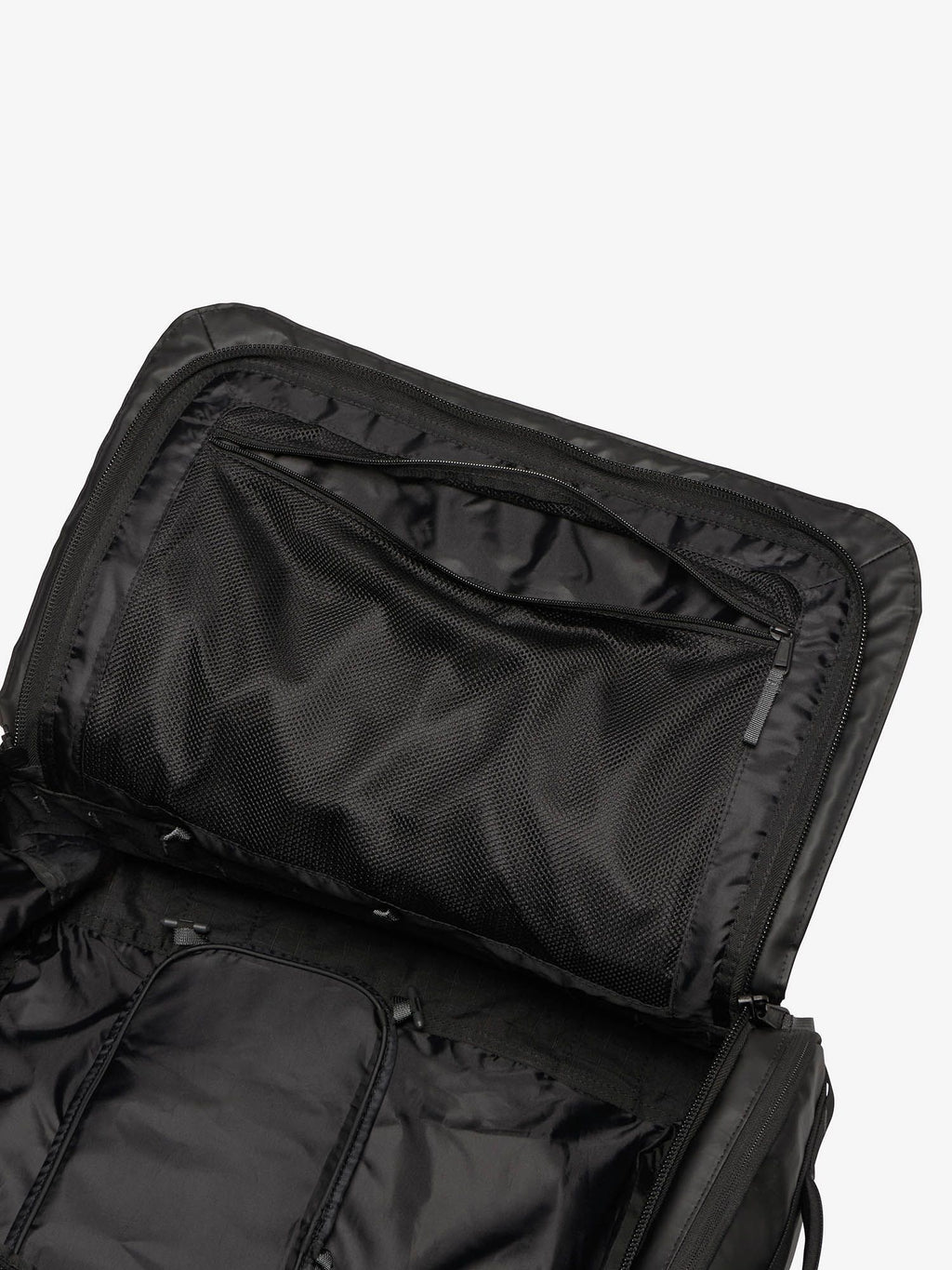 Base Camp Voyager Light 42L