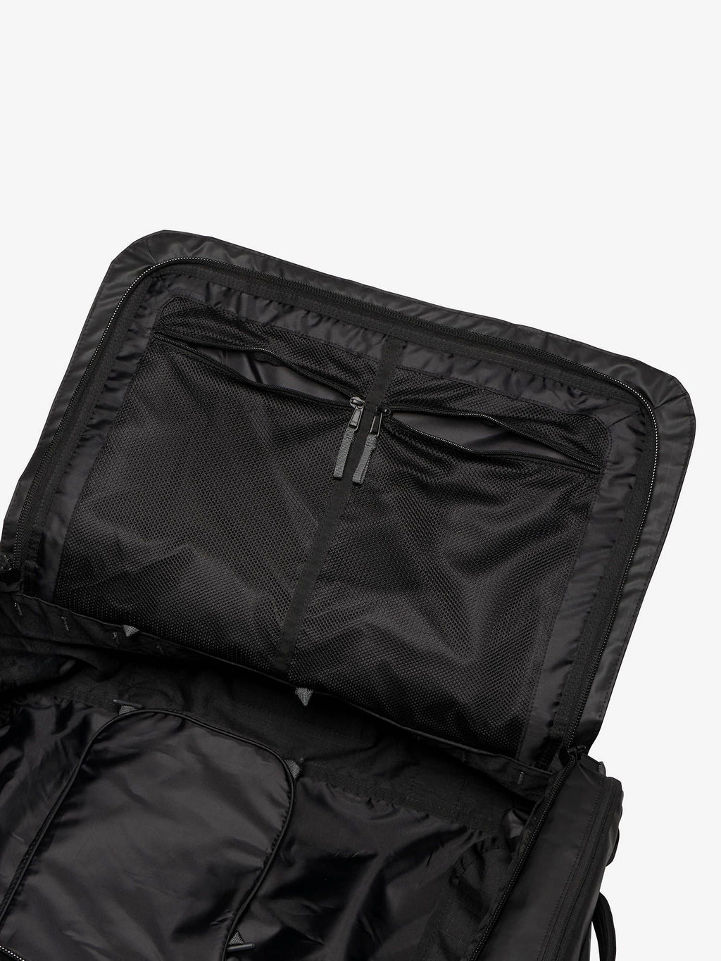 Base Camp Voyager Light 62L