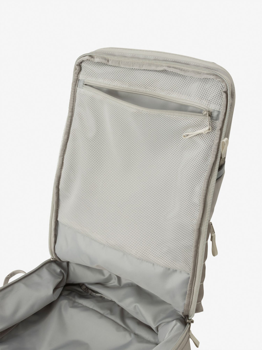 Base Camp Voyager Daypack L