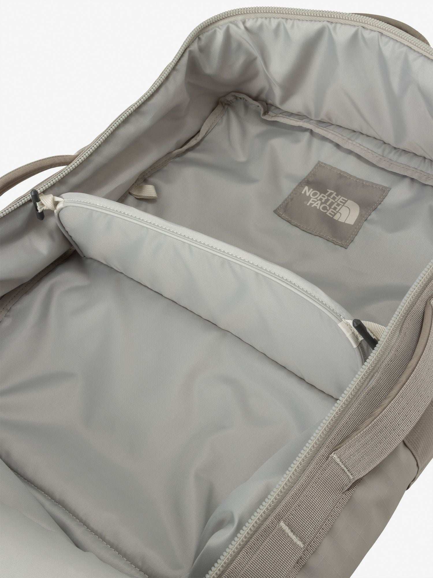 Base Camp Voyager Daypack L