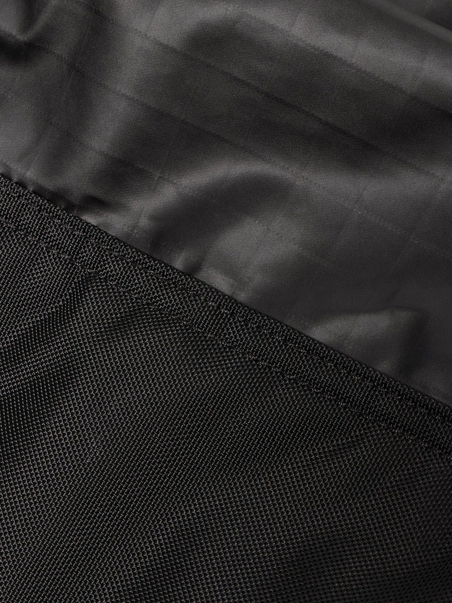 Base Camp Voyager Light 62L