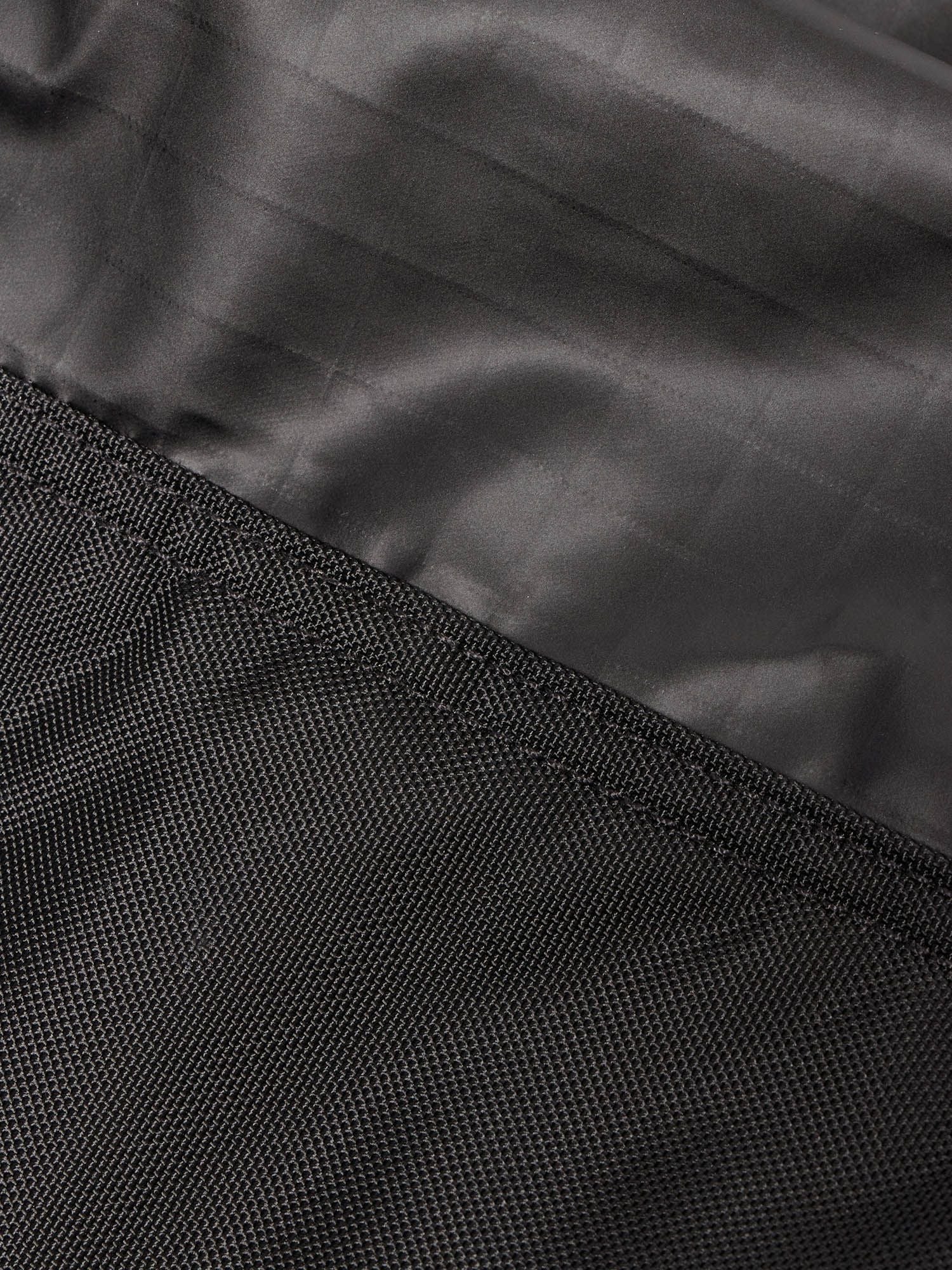 Base Camp Voyager Light 42L