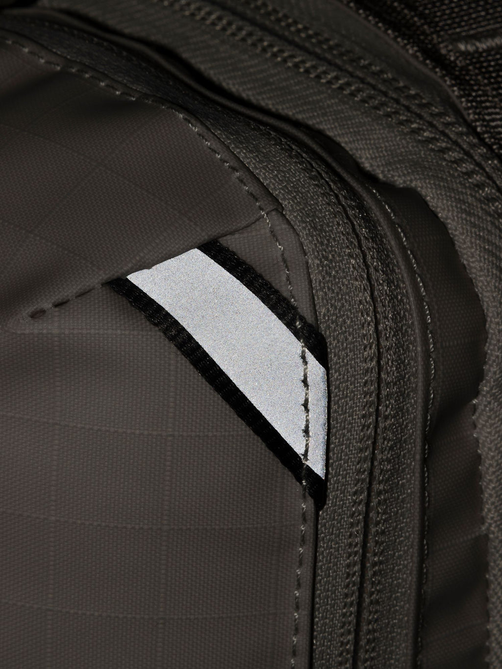 Base Camp Voyager Daypack L