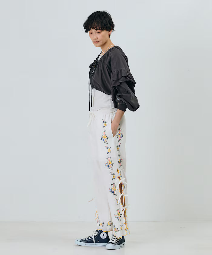 India Scallop Floral Embroidery Pants