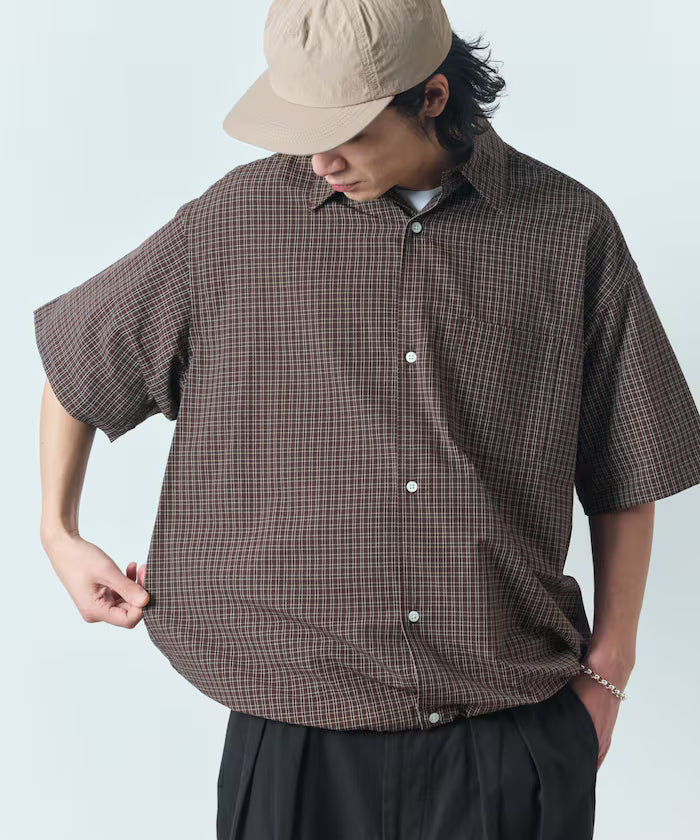 Wide silhouette spindle regular collar short sleeve shirt / hem code [limited edition]