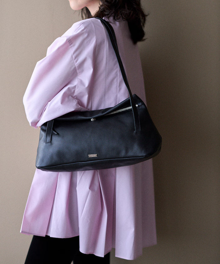 Leather Flap Shoulder Bag / Cowhide / Water-Repellent Leather