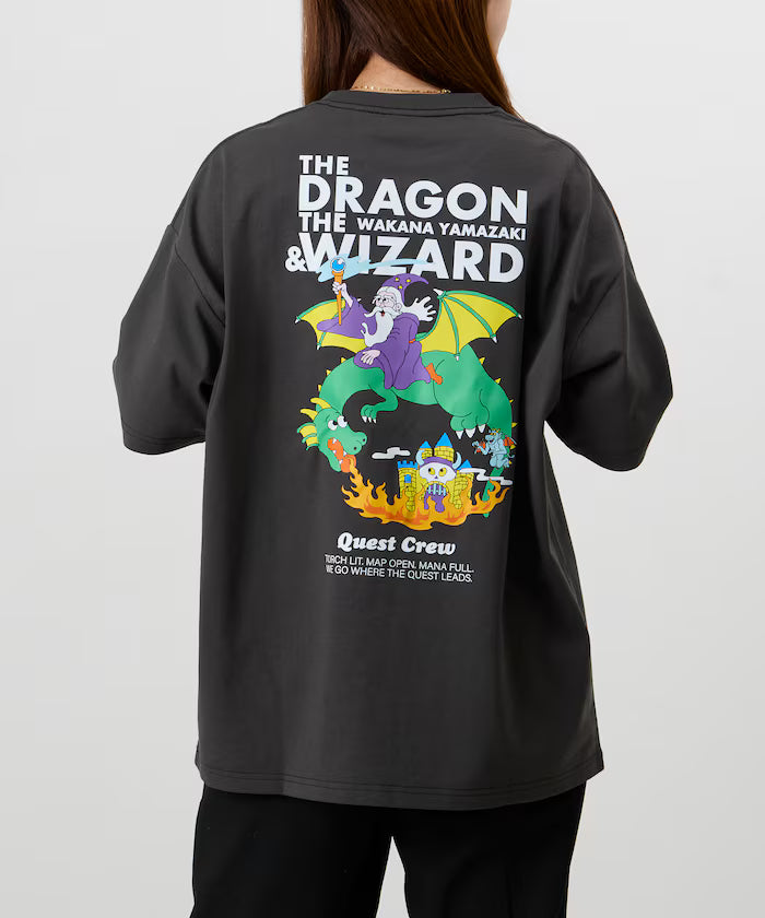 Wakana Yamazaki×FREAK'S STORE THE DRAGON & WIZARD Back Print Crew Neck T-Shirt [Limited Edition]