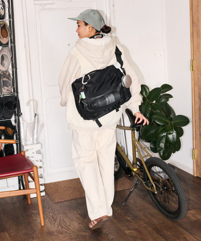 EXPANDER MESSENGER BAG Messenger Bag Water Resistant