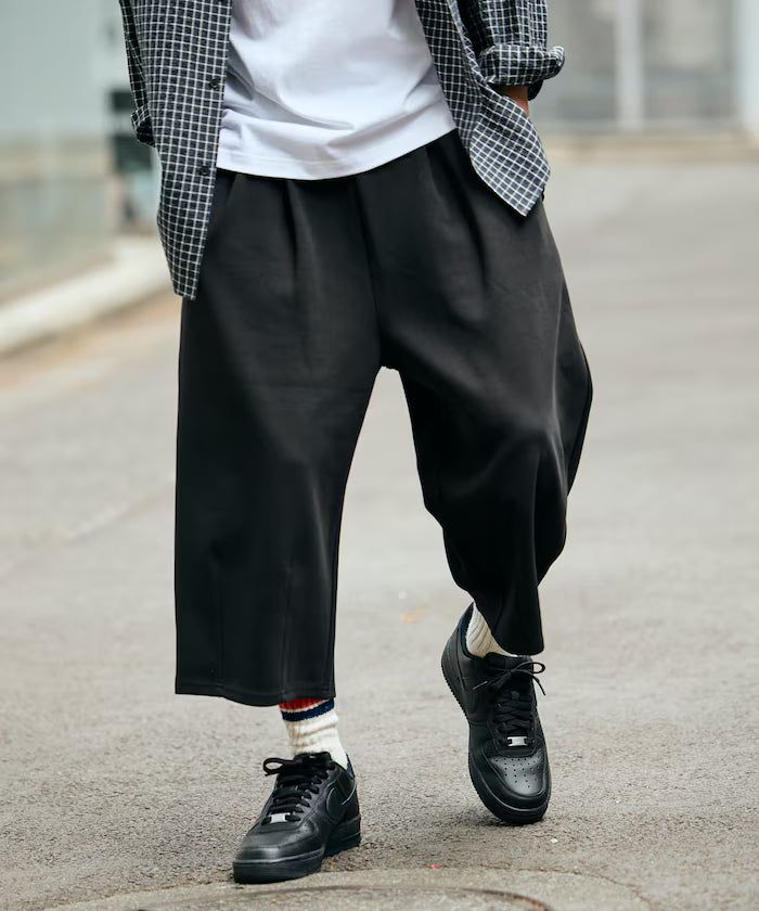 Limited Release Wide Silhouette Cool Touch Quarter-Length Sweatpants Contact Cooling