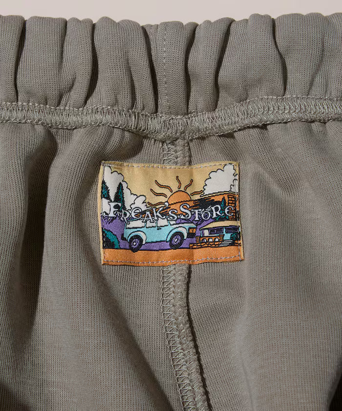 Big Silhouette Cardboard One Point Logo Spindle Sweat Pants