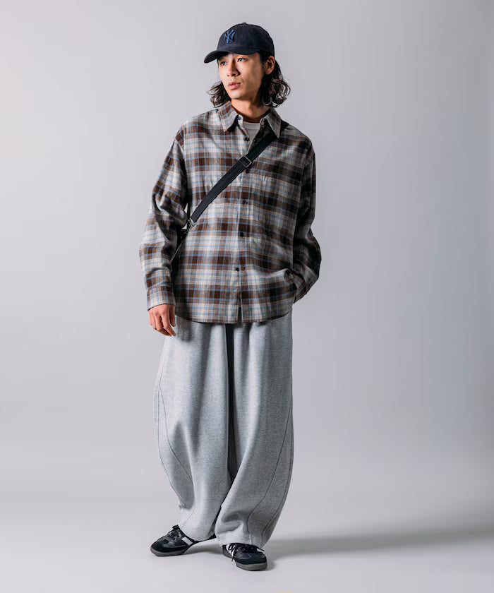 Wide Silhouette Bonding Barrel Leg Sweatpants 【Limited Edition】