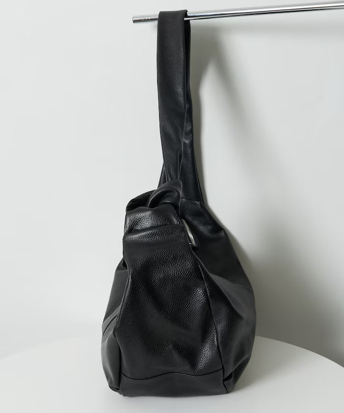 Leather Banana Big Shoulder Bag / Leather Banana Big Shoulder / Messenger Bag / Cowhide / Water-Repellent Leather