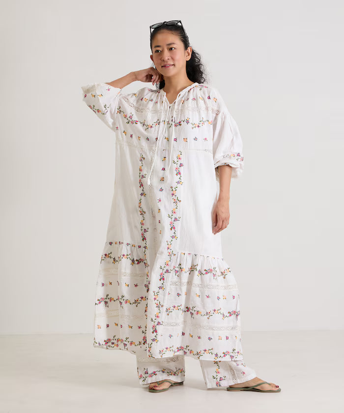 Dobby Floral Embroidery x Lace Dress