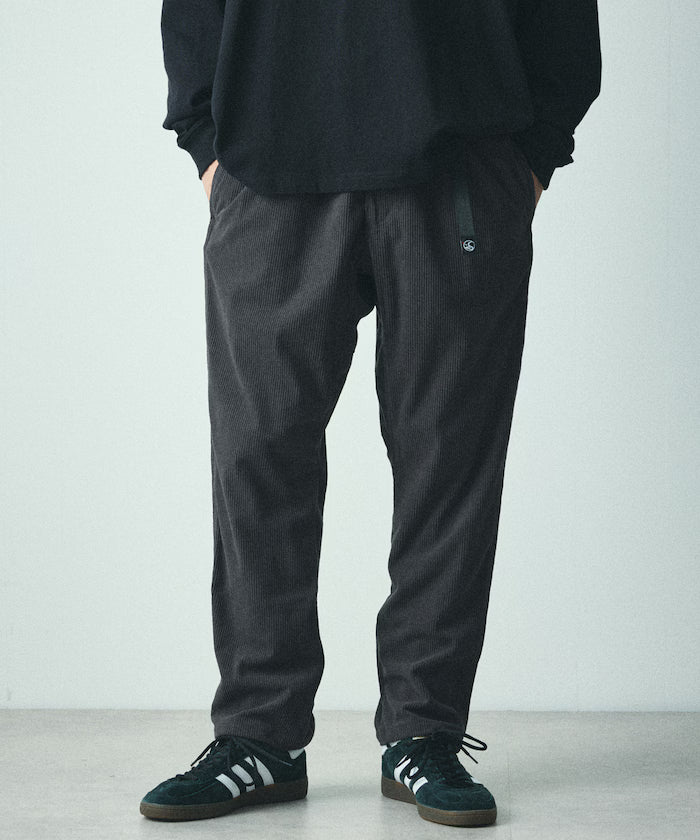 Basic silhouette corduroy climbing pants / tapered silhouette [limited edition]