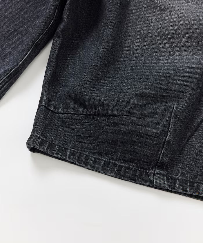 Wide Silhouette One Wash Curved Denim Cropped Shorts