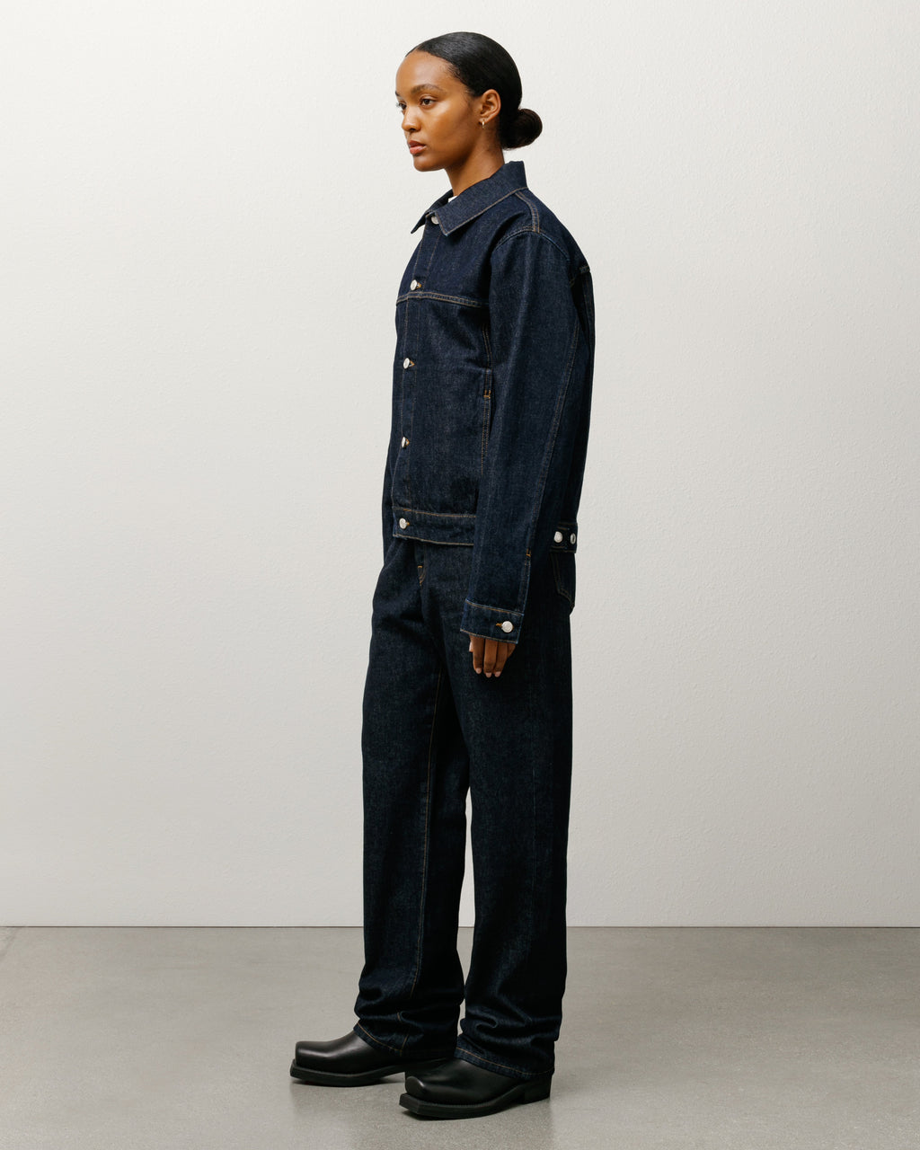 DENIM TRUCKER JACKET