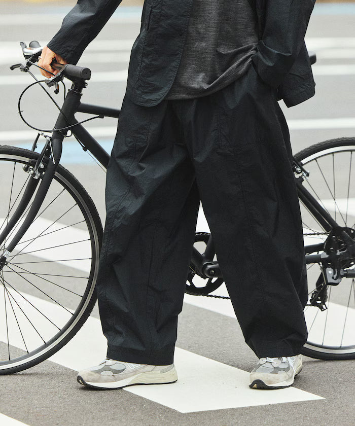 Ultra-Light Nylon Packable Wide Tapered Pants - Black