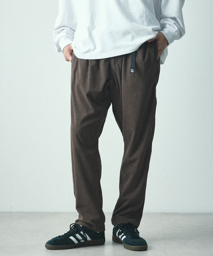 Basic silhouette corduroy climbing pants / tapered silhouette [limited edition] - Brown