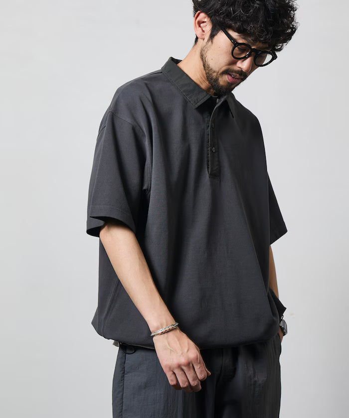 Big Silhouette Spindle Short Sleeve Tech Polo - Charcoal Gray