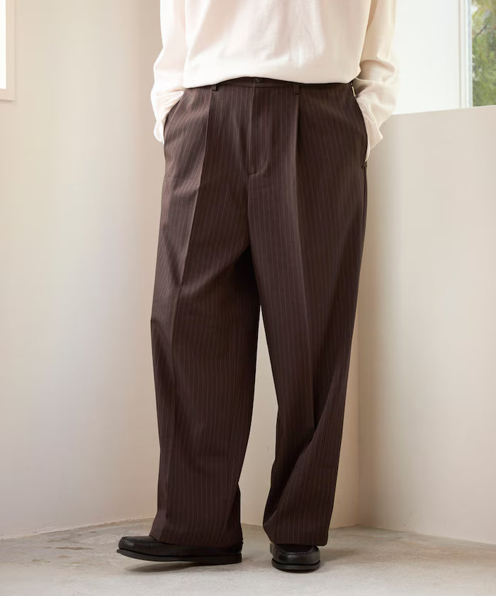 Wide Straight Silhouette One-Tuck Slack Pants