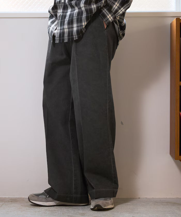 Fade processing cotton tuck wide pants
