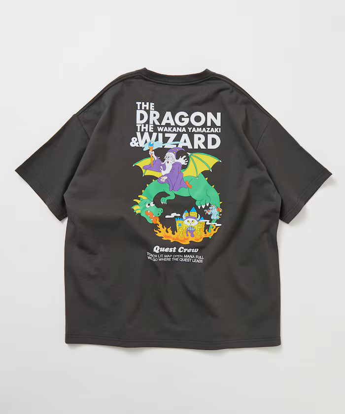 Wakana Yamazaki×FREAK'S STORE THE DRAGON & WIZARD Back Print Crew Neck T-Shirt [Limited Edition]