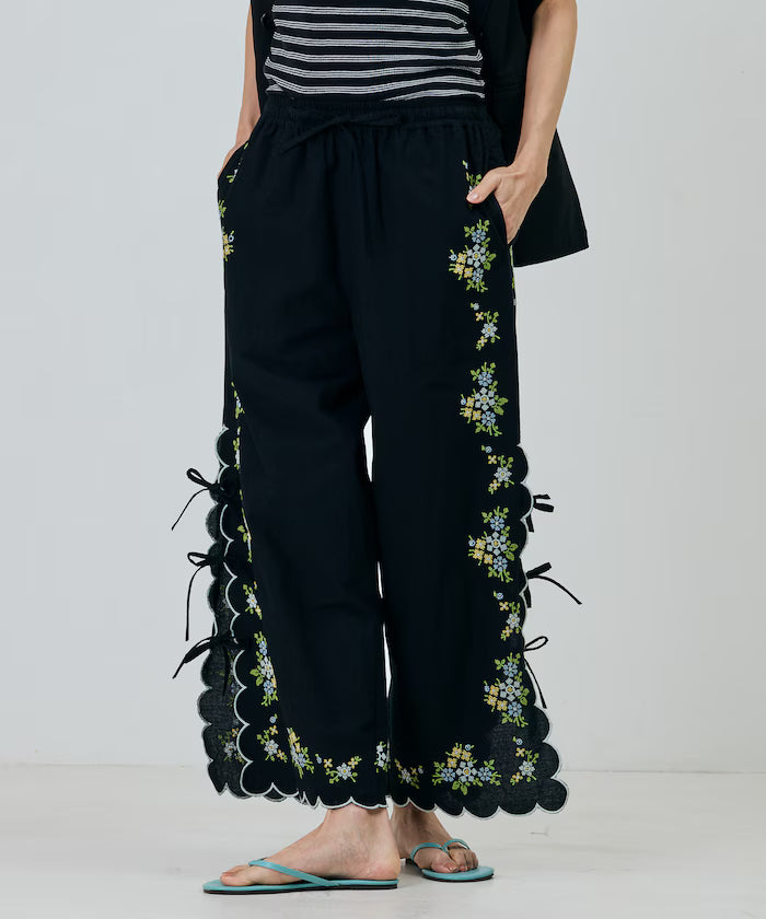 India Scallop Floral Embroidery Pants