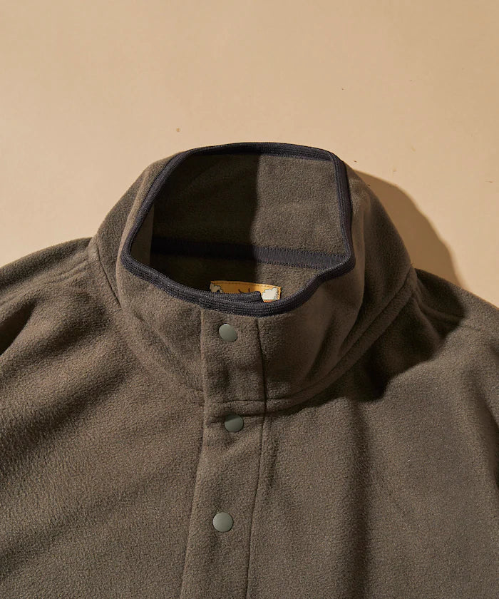 Big Silhouette One Point Logo Fleece Snap Button Spindle Pullover