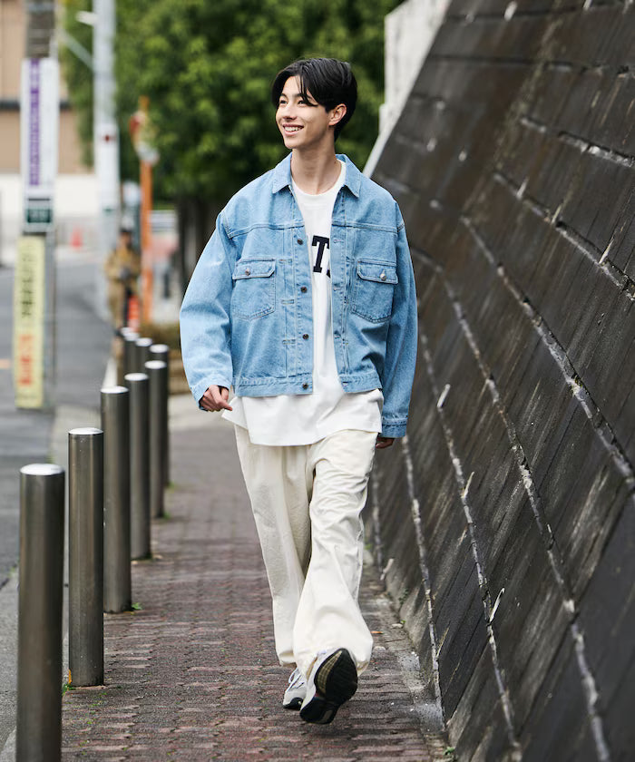Short-Length Relaxed Denim Trucker Jacket