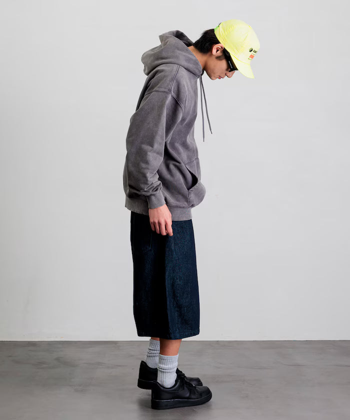 Wide Silhouette One Wash Curved Denim Cropped Shorts