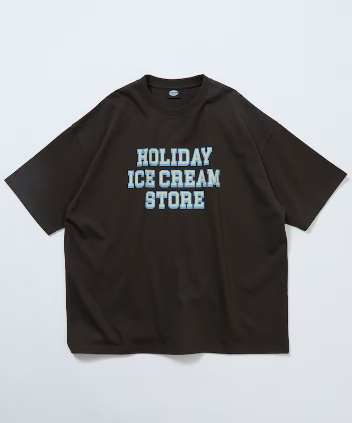 HOLIDAY ICECREAM×FREAK'S STORE Limited Edition Big Silhouette College Print Crew Neck T-Shirt