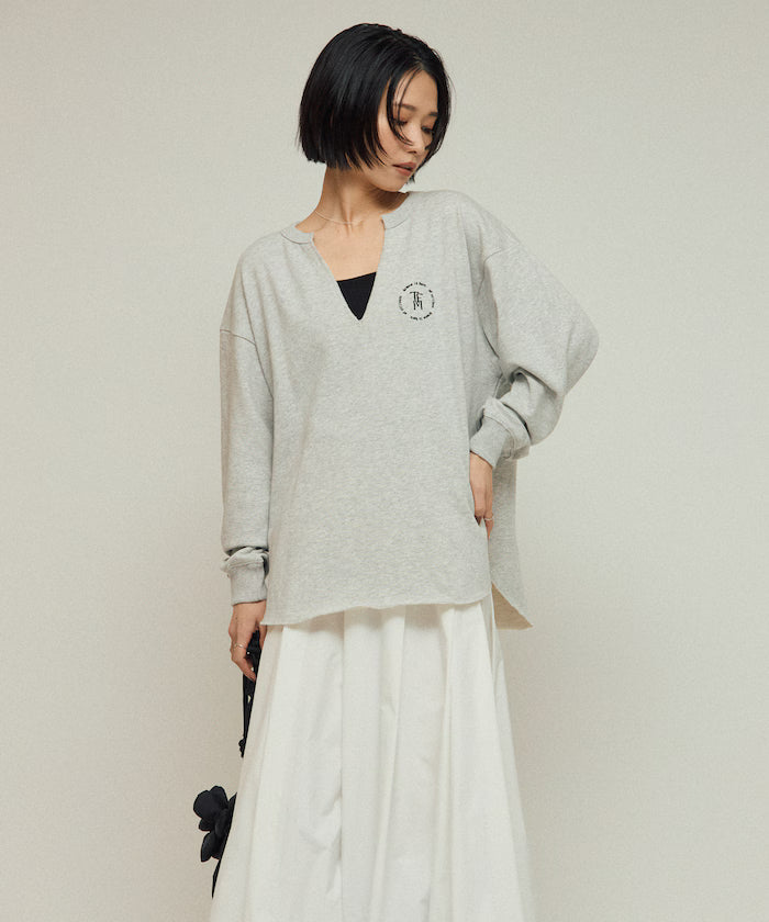 Organic Cotton V-Neck Embroidery Sweatshirt / Relaxed Fit / French Terry Sweatshirt