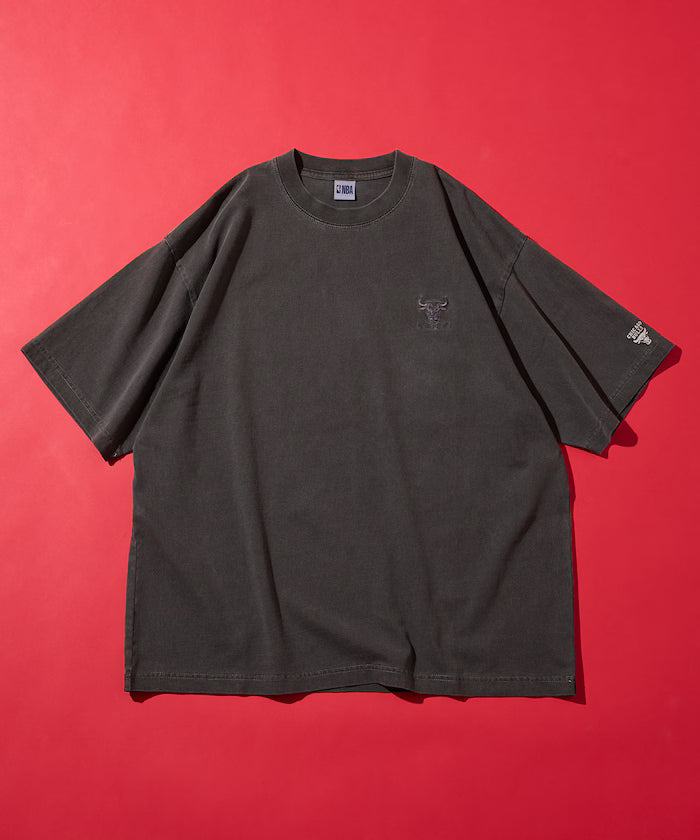 NBA × FREAK'S STORE Exclusive Vintage-Like Team Back Logo TEE