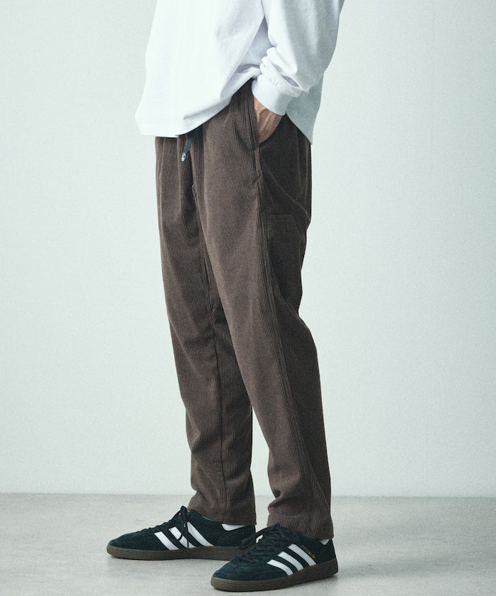Basic silhouette corduroy climbing pants / tapered silhouette [limited edition]